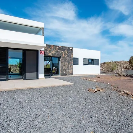 North Shore Villas, Makai, Heated & Shared Pool 別荘