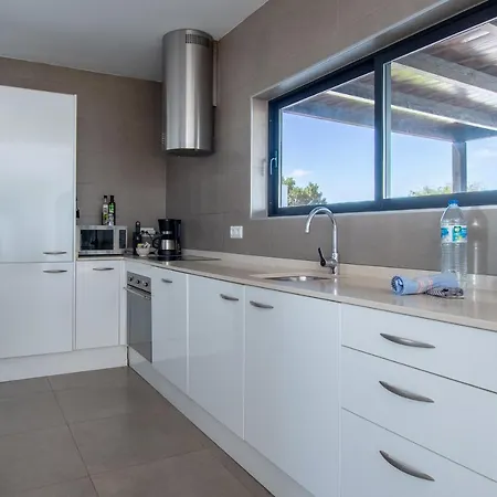 North Shore Villas, Makai, Heated & Shared Pool 別荘