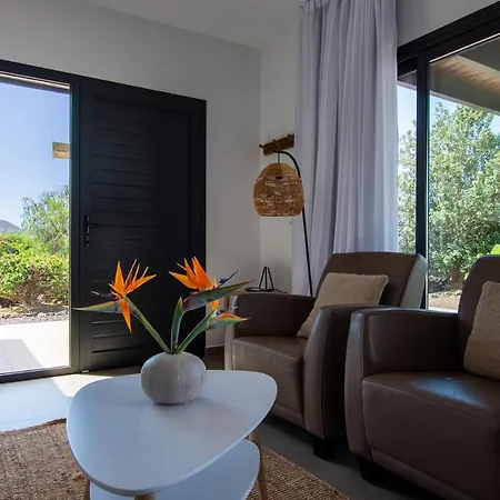 Vakantiehuis North Shore Villas, Makai, Heated & Shared Pool Lajares