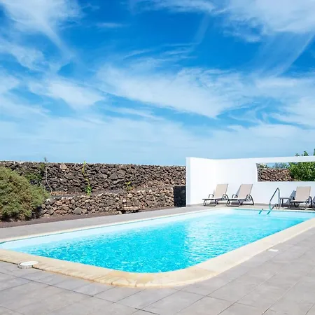 North Shore Villas, Makai, Heated & Shared Pool