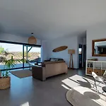 Casa de Férias North Shore Villas, Makai, Heated & Shared Pool Lajares