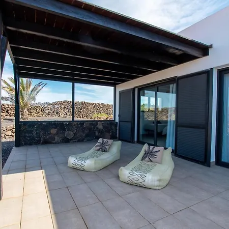 North Shore Villas, Makai, Heated & Shared Pool بيت للعطل