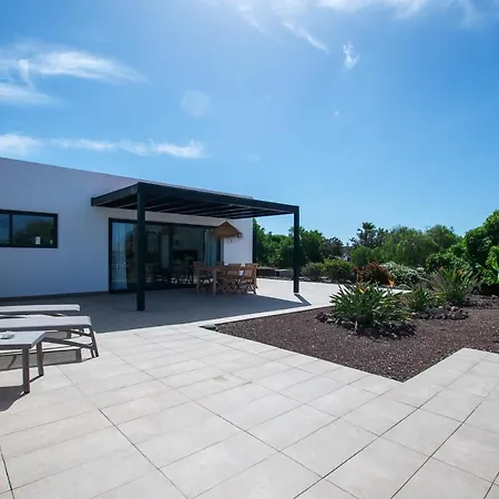 North Shore Villas, Makai, Heated & Shared Pool * Lajares