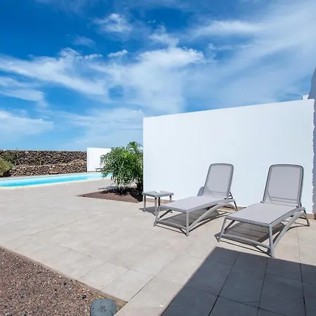 North Shore Villas, Makai, Heated & Shared Pool