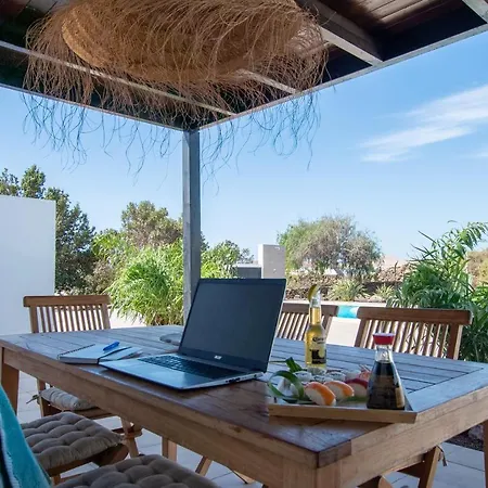 North Shore Villas, Makai, Heated & Shared Pool بيت للعطل