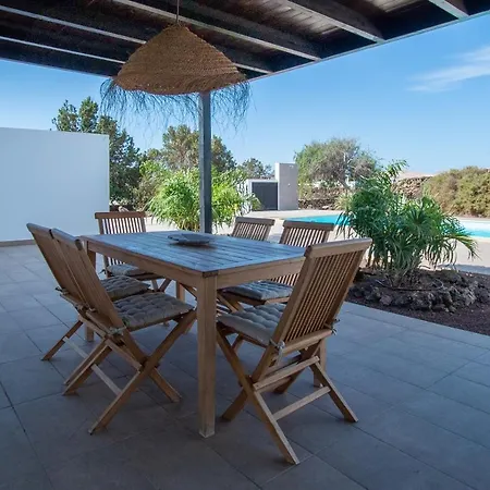 North Shore Villas, Makai, Heated & Shared Pool *