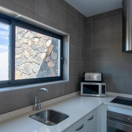 North Shore Villas, Makai, Heated & Shared Pool بيت للعطل لاجاريس